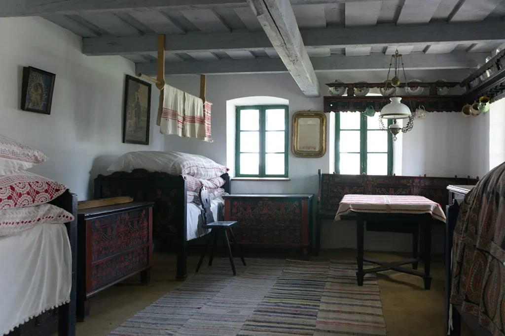 Lakószoba a faddi házban