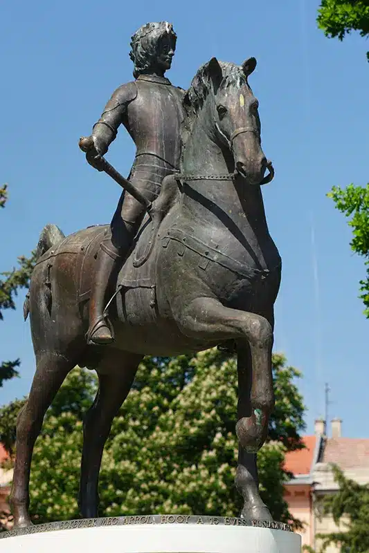 Hunyadiak szobra