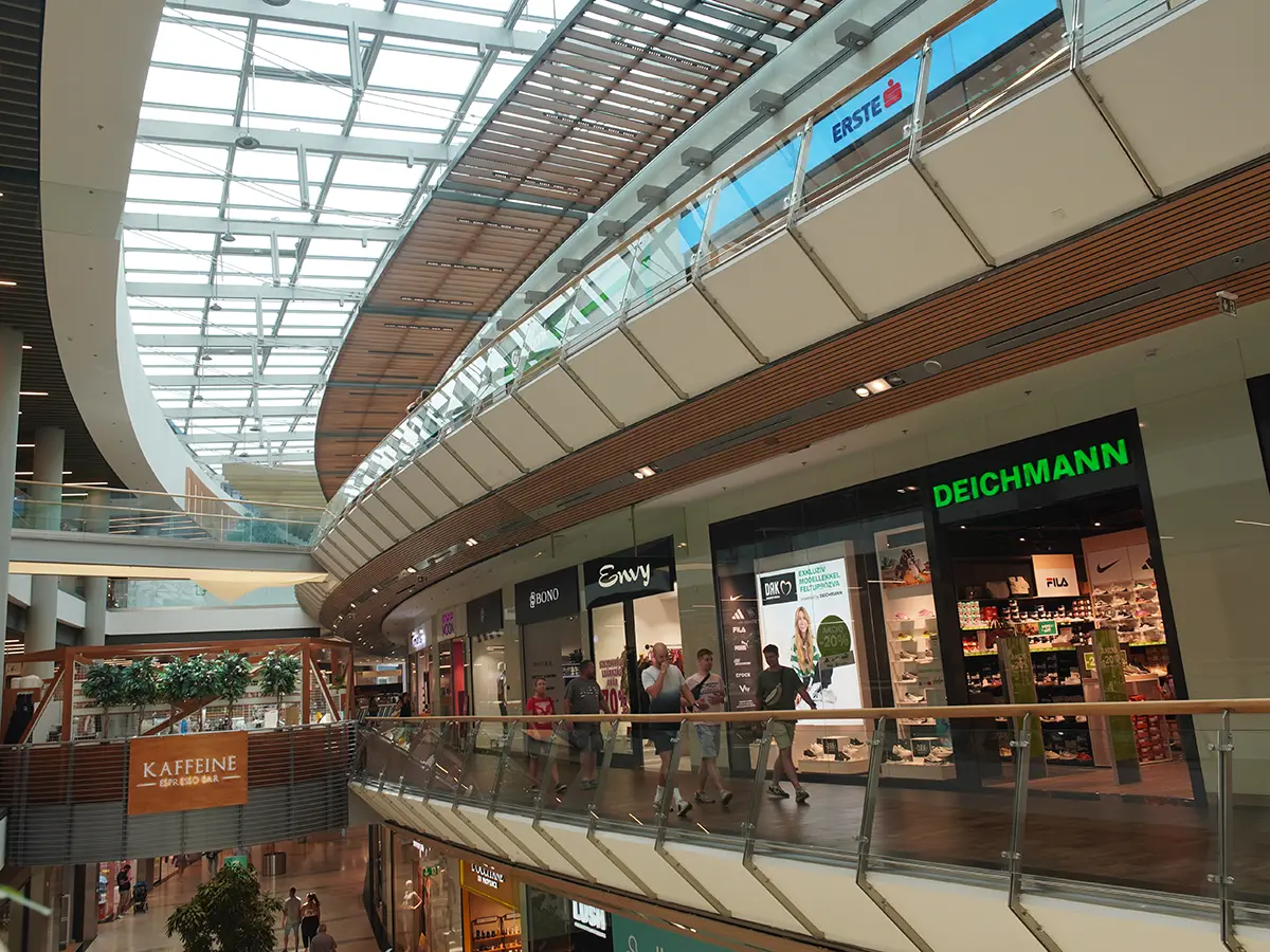 Allee bevásárlóközpont emeleti része