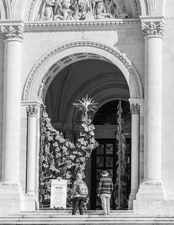 A Bakáts téri templom kapuja