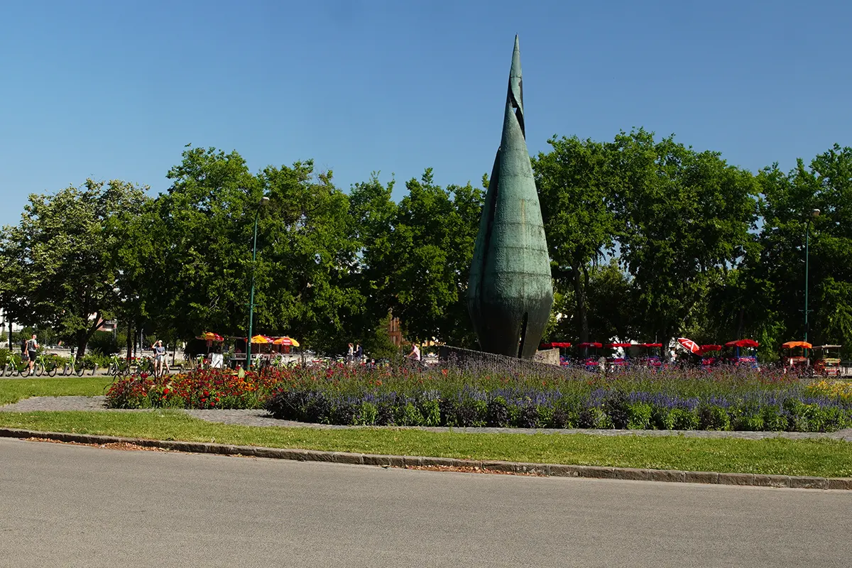 Centenáriumi emlékmű