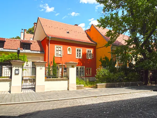 És Photoshop AI-vel eltávolítva