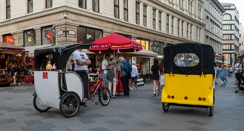 Riksák a Váci utcában