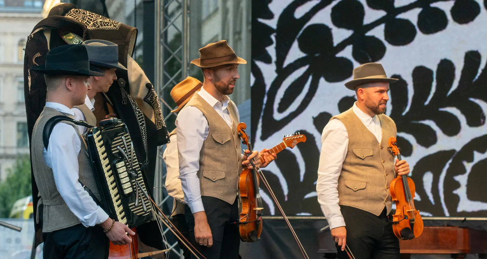 Népi zenekara a Szent István napi rendezvénysorozaton