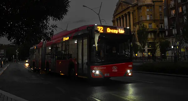 A 72-es troli a Károly körúton