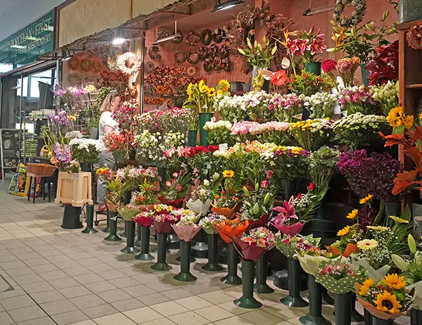 Virágüzlet a Fehérvári úti vásárcsarnokban
